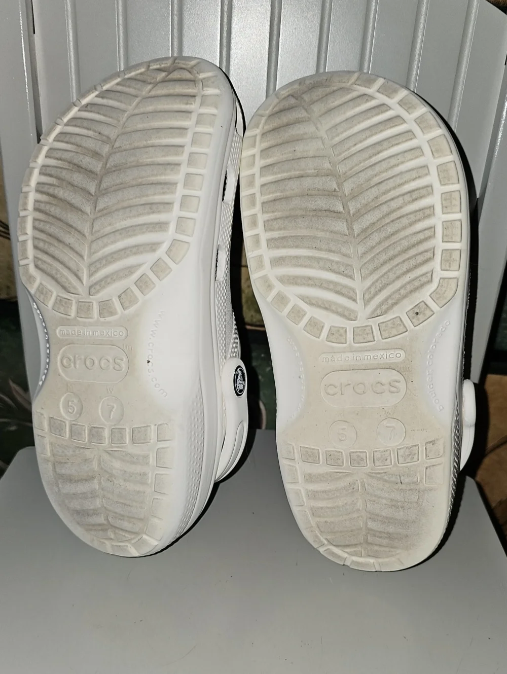 Crocs Clogs - Picture 5 of 6